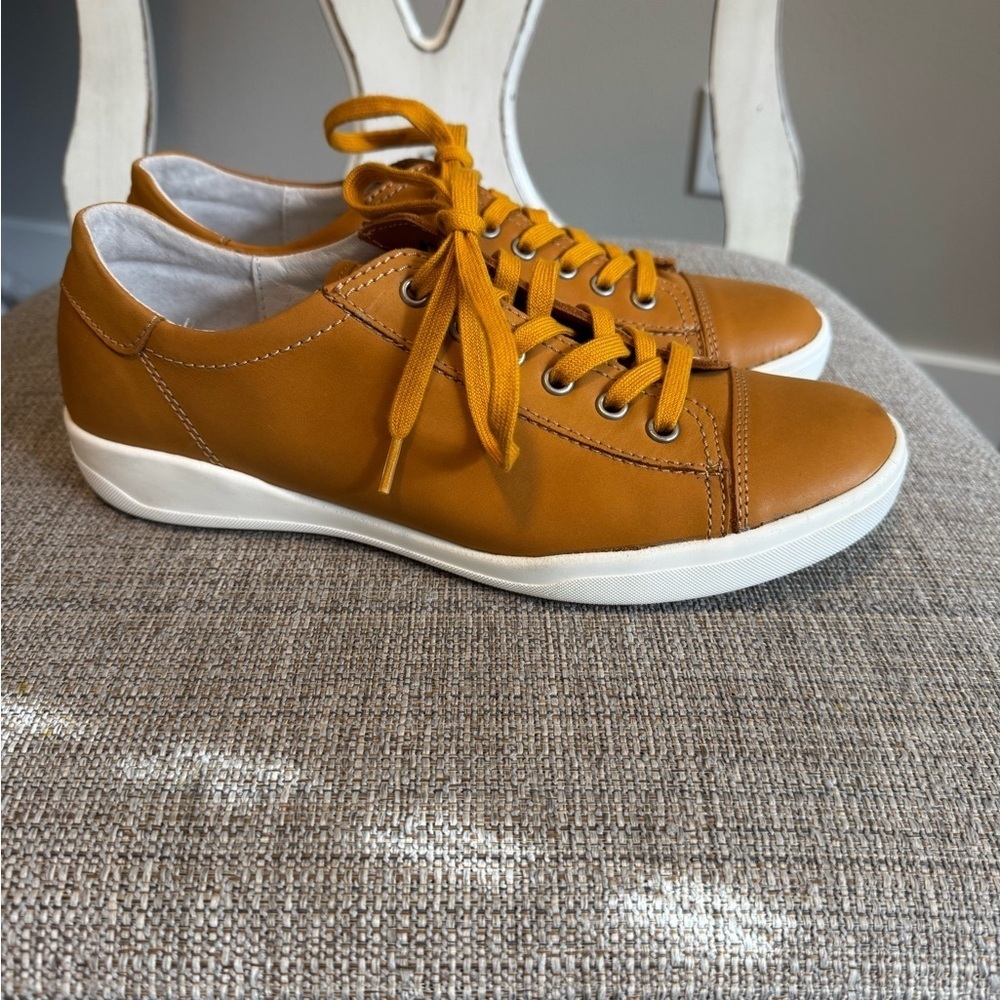 NWOT Josef Seibel Claire Sneaker Size 39/US8-8.5 - Picture 3 of 8